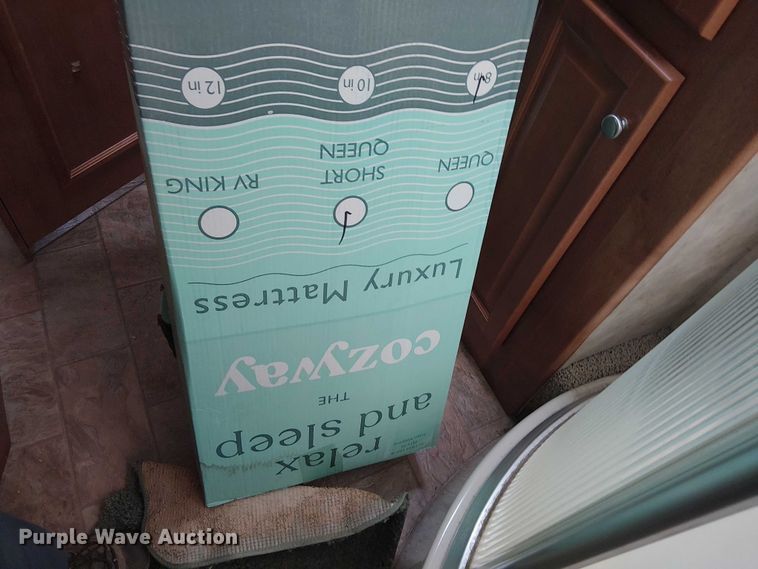 image for item DJ7827 2007 Gulf Stream 8390 Crescendo RV