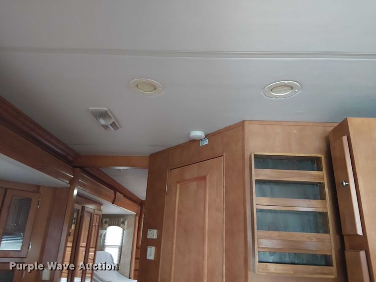 image for item DJ7827 2007 Gulf Stream 8390 Crescendo RV