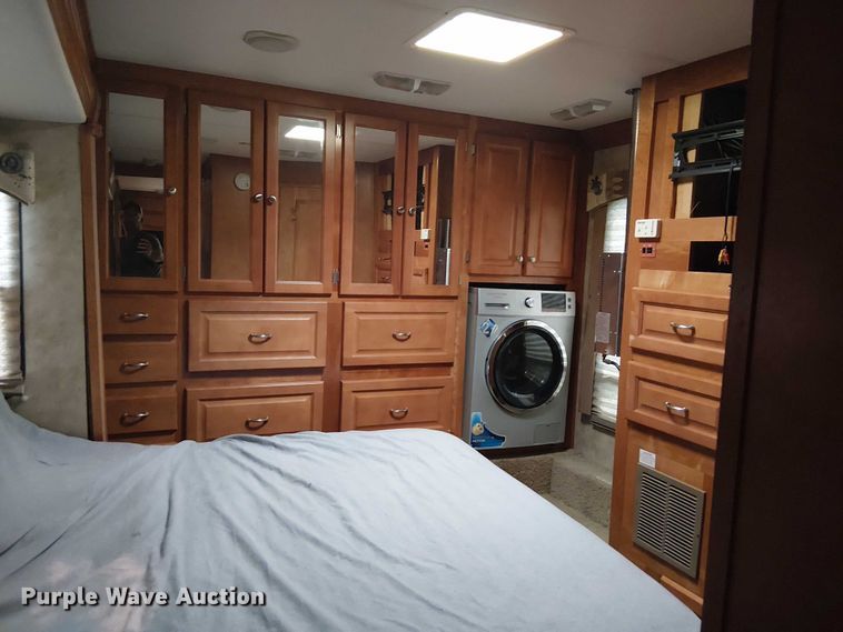 image for item DJ7827 2007 Gulf Stream 8390 Crescendo RV