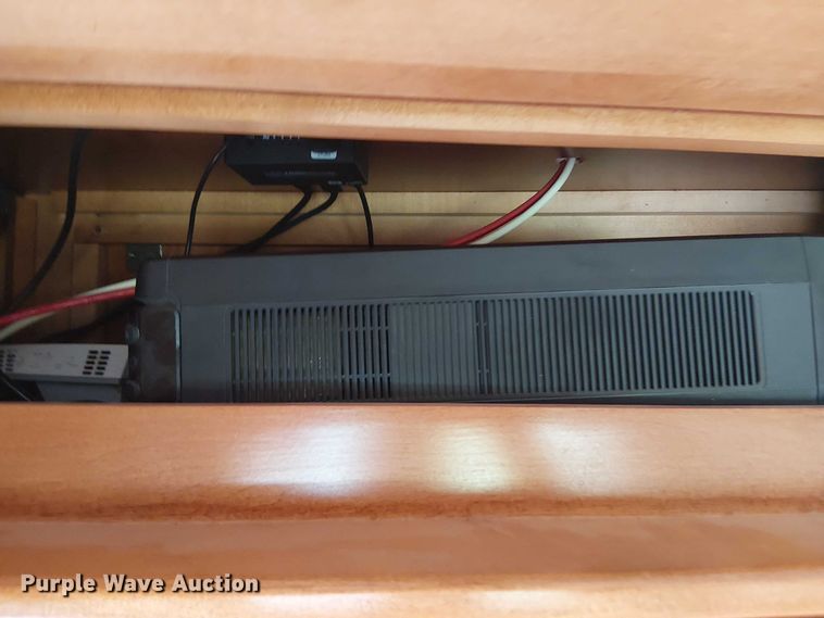 image for item DJ7827 2007 Gulf Stream 8390 Crescendo RV