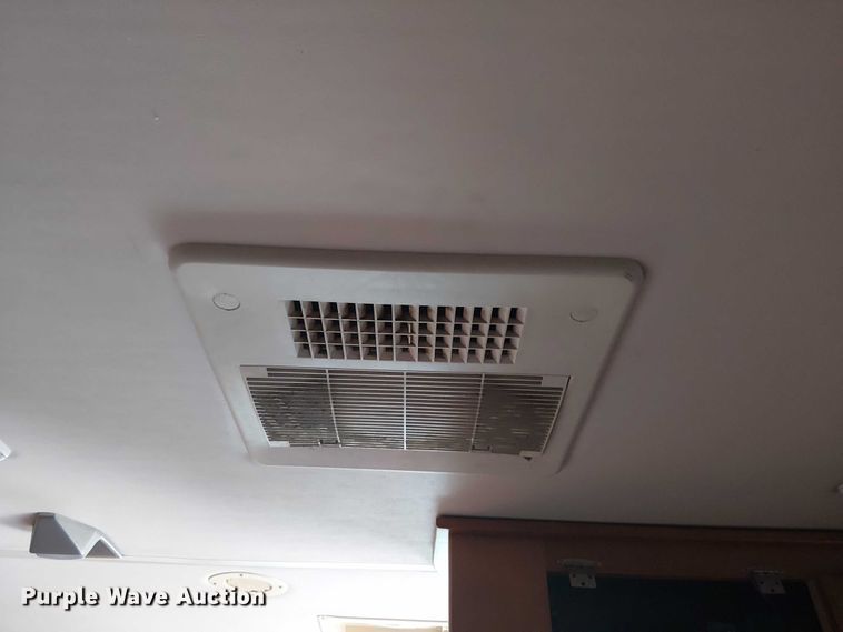 image for item DJ7827 2007 Gulf Stream 8390 Crescendo RV