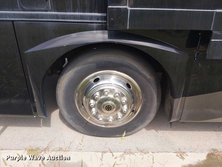 image for item DJ7827 2007 Gulf Stream 8390 Crescendo RV