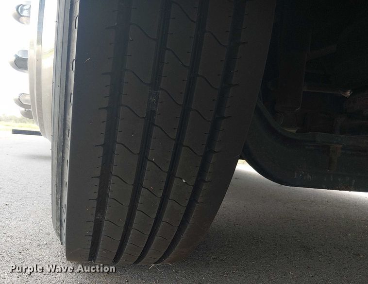 image for item DJ7827 2007 Gulf Stream 8390 Crescendo RV