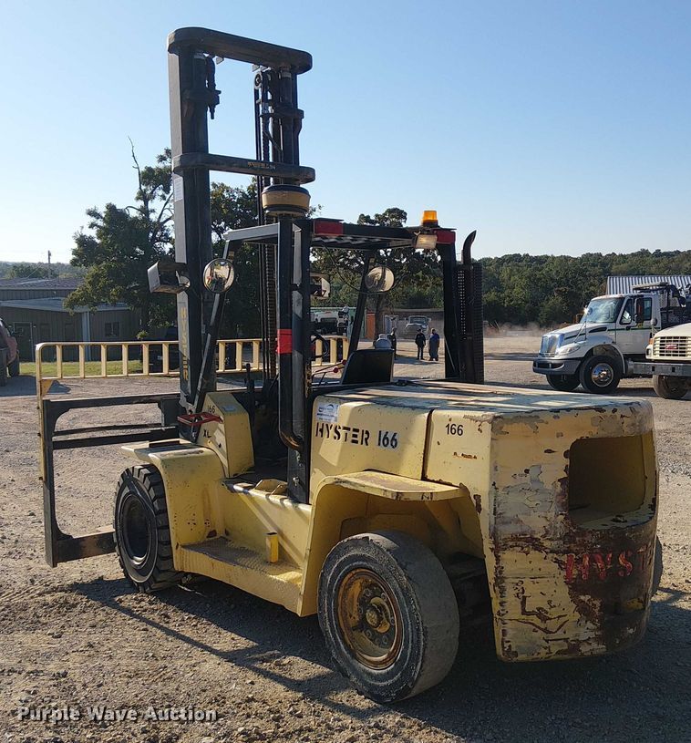 image for item DJ7830 2000 Hyster H135XL forklift