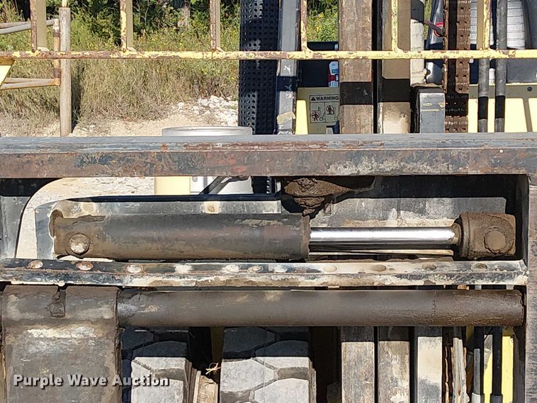 image for item DJ7830 2000 Hyster H135XL forklift