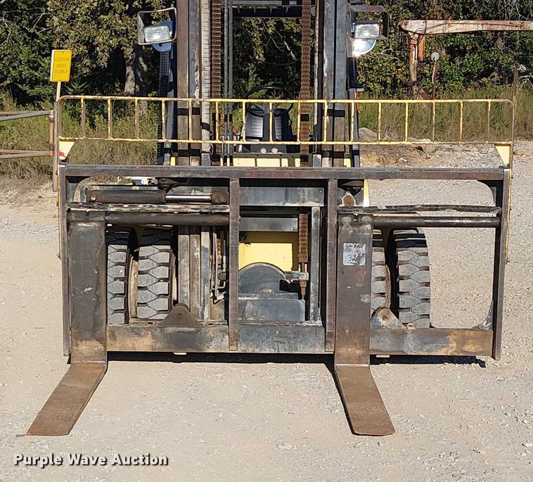 image for item DJ7830 2000 Hyster H135XL forklift