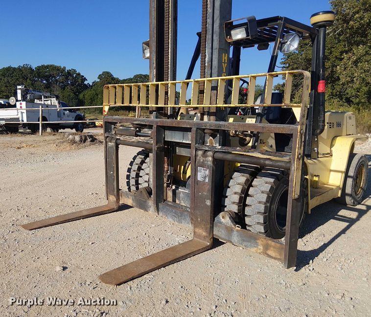 image for item DJ7830 2000 Hyster H135XL forklift