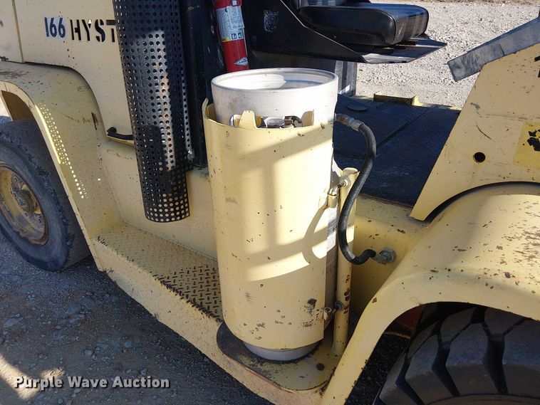 image for item DJ7830 2000 Hyster H135XL forklift