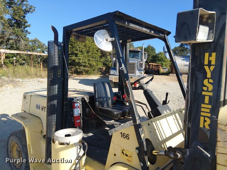 image for item DJ7830 2000 Hyster H135XL forklift
