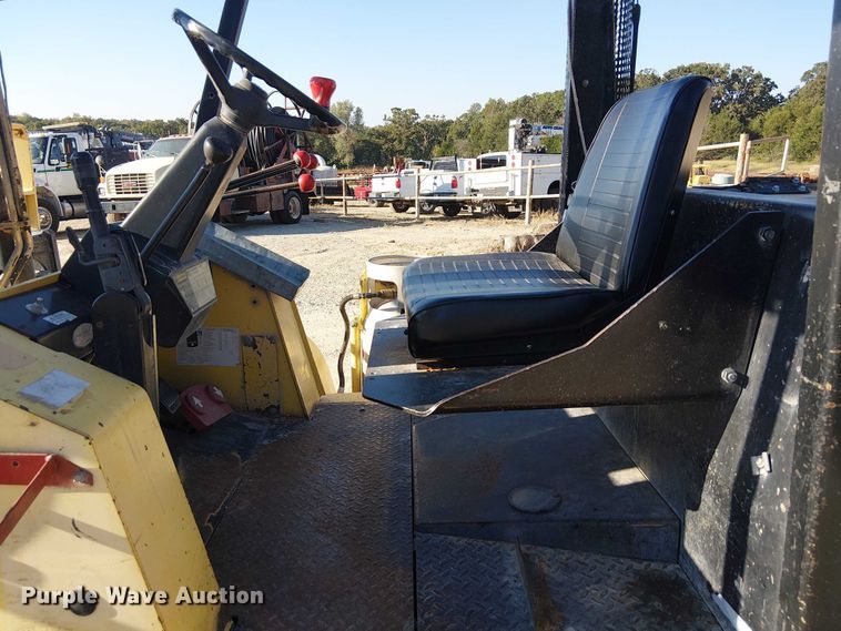 image for item DJ7830 2000 Hyster H135XL forklift