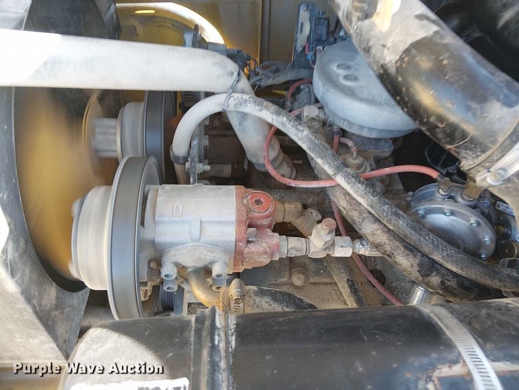 image for item DJ7830 2000 Hyster H135XL forklift