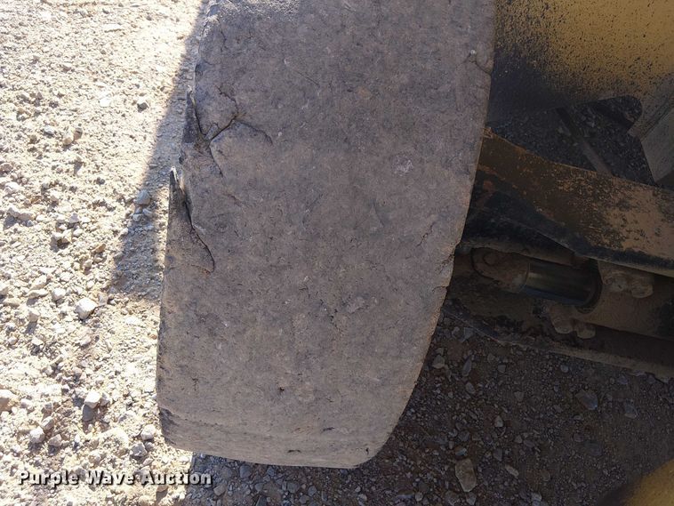 image for item DJ7830 2000 Hyster H135XL forklift