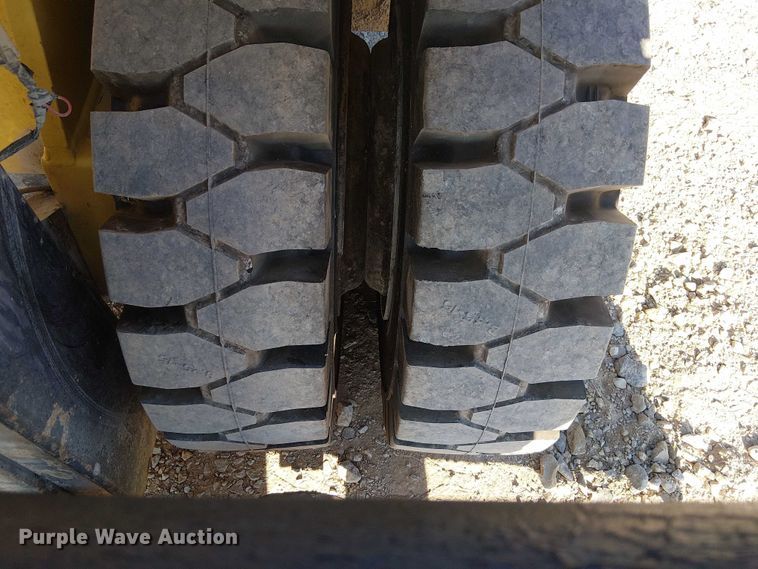 image for item DJ7830 2000 Hyster H135XL forklift