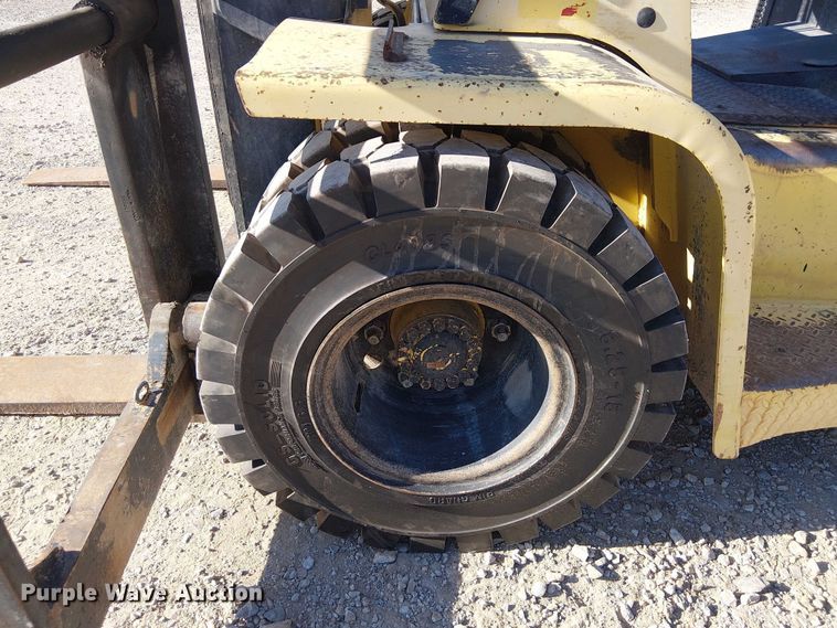 image for item DJ7830 2000 Hyster H135XL forklift