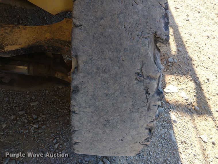 image for item DJ7830 2000 Hyster H135XL forklift