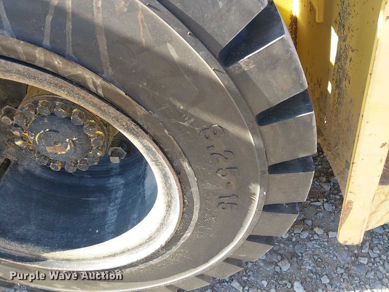 image for item DJ7830 2000 Hyster H135XL forklift