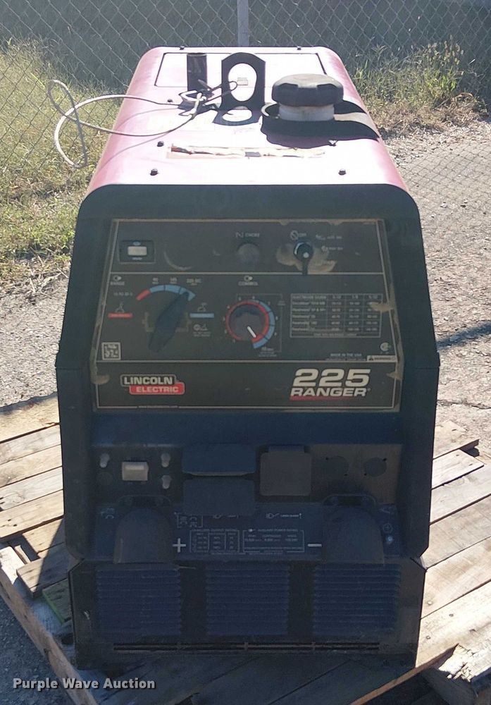 image for item DJ7832 Lincoln Electric 225 Ranger welder/generator