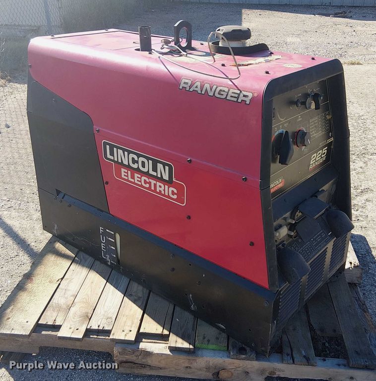 image for item DJ7832 Lincoln Electric 225 Ranger welder/generator