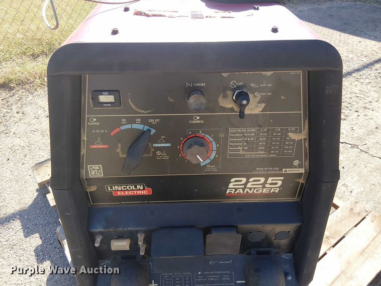image for item DJ7832 Lincoln Electric 225 Ranger welder/generator