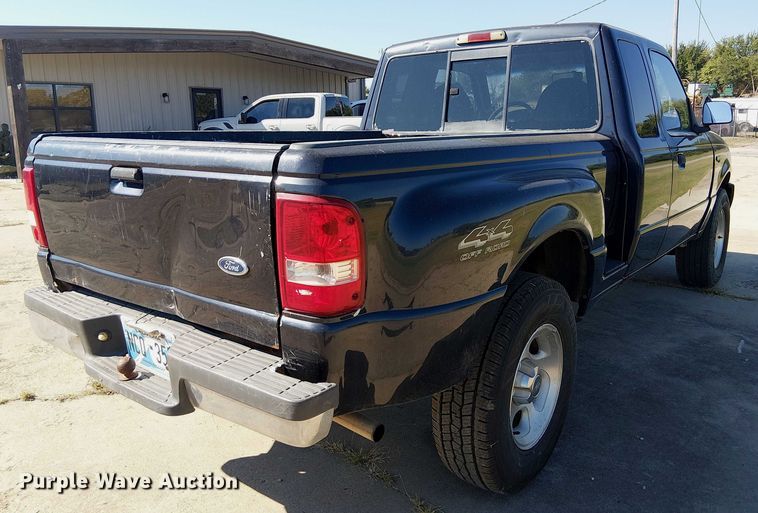 image for item DJ7835 2001 Ford Ranger pickup truck