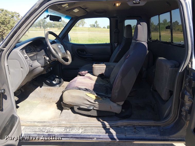 image for item DJ7835 2001 Ford Ranger pickup truck