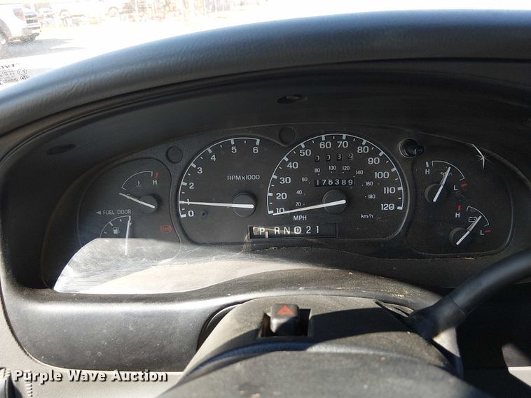 image for item DJ7835 2001 Ford Ranger pickup truck