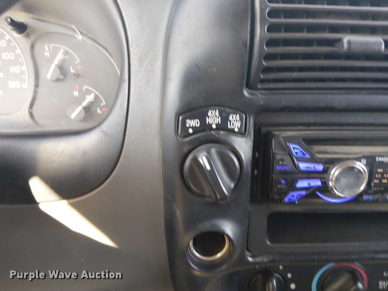 image for item DJ7835 2001 Ford Ranger pickup truck