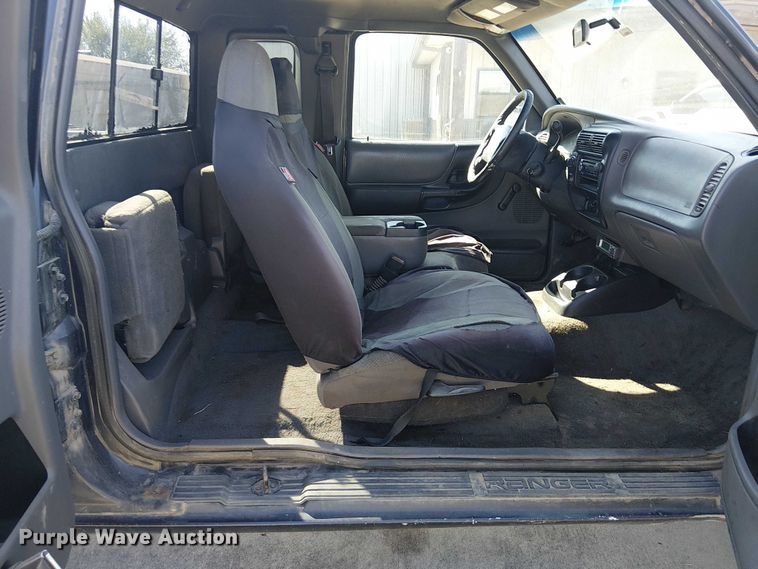 image for item DJ7835 2001 Ford Ranger pickup truck