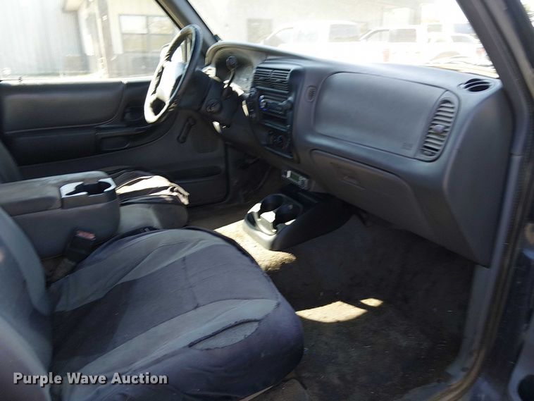 image for item DJ7835 2001 Ford Ranger pickup truck