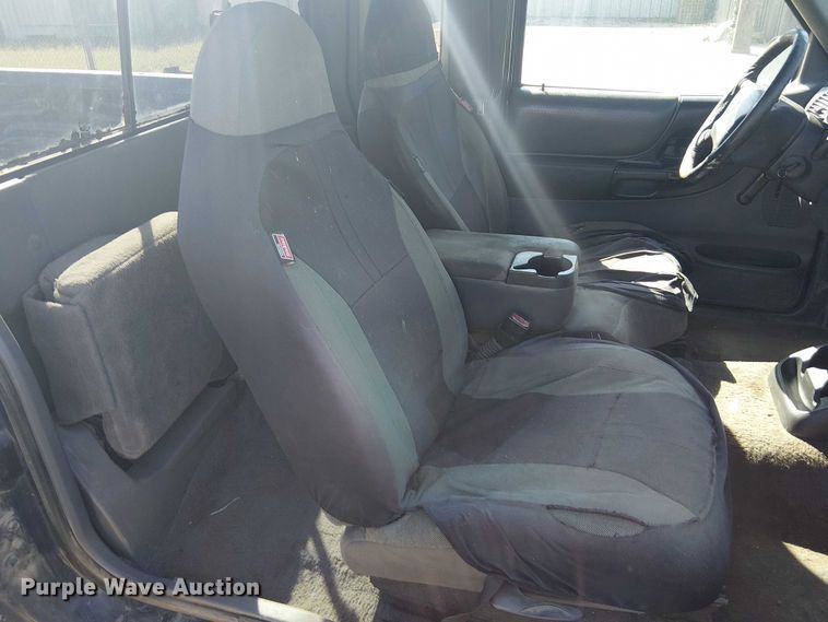 image for item DJ7835 2001 Ford Ranger pickup truck