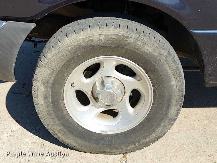 image for item DJ7835 2001 Ford Ranger pickup truck