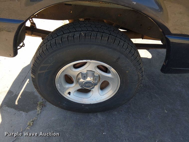 image for item DJ7835 2001 Ford Ranger pickup truck