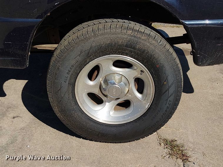 image for item DJ7835 2001 Ford Ranger pickup truck