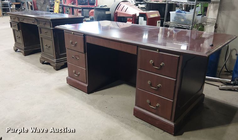 image for item DJ7843 (2) desks