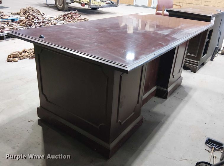 image for item DJ7843 (2) desks