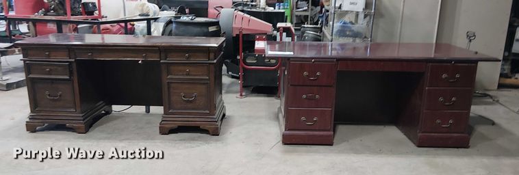 image for item DJ7843 (2) desks