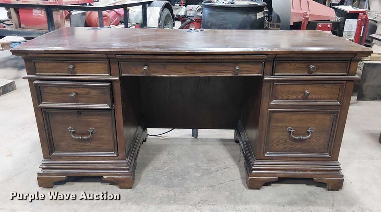 image for item DJ7843 (2) desks