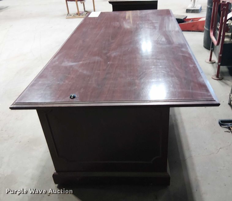 image for item DJ7843 (2) desks