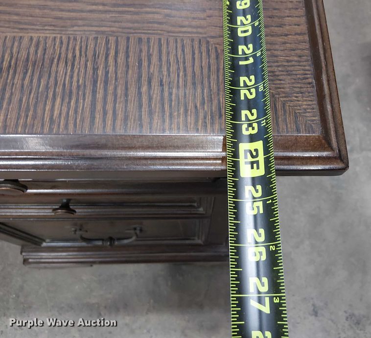 image for item DJ7843 (2) desks