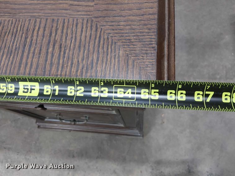 image for item DJ7843 (2) desks