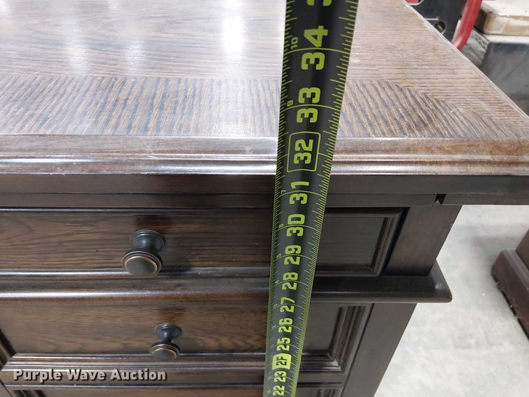 image for item DJ7843 (2) desks