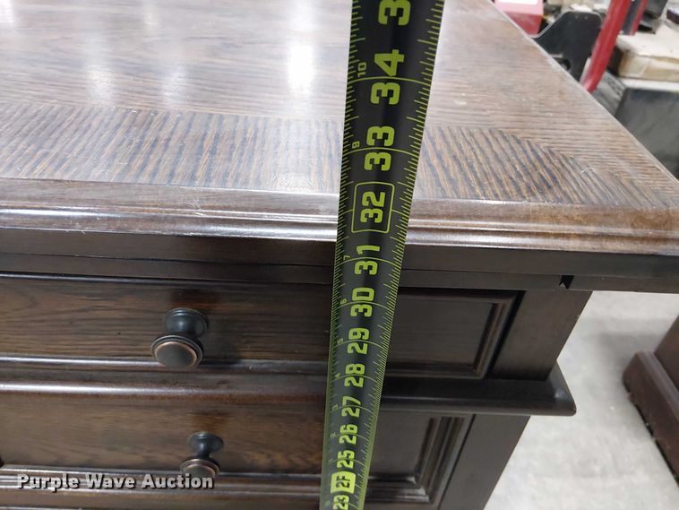 image for item DJ7843 (2) desks