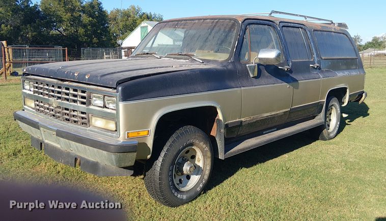 image for item DJ7850 1989 Chevrolet Suburban SUV