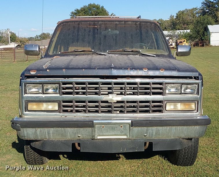 image for item DJ7850 1989 Chevrolet Suburban SUV