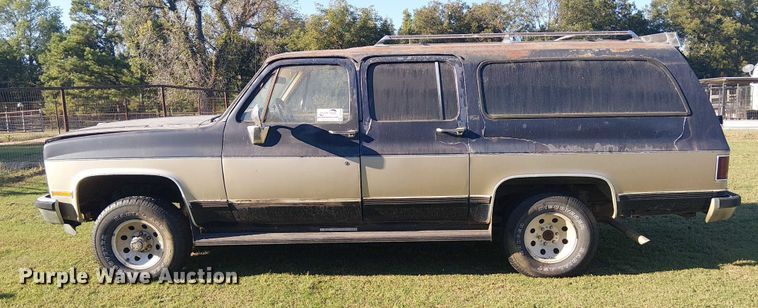 image for item DJ7850 1989 Chevrolet Suburban SUV