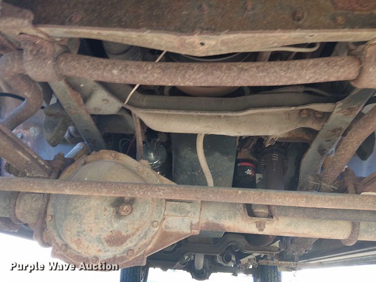 image for item DJ7850 1989 Chevrolet Suburban SUV