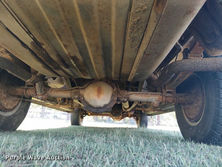 image for item DJ7850 1989 Chevrolet Suburban SUV