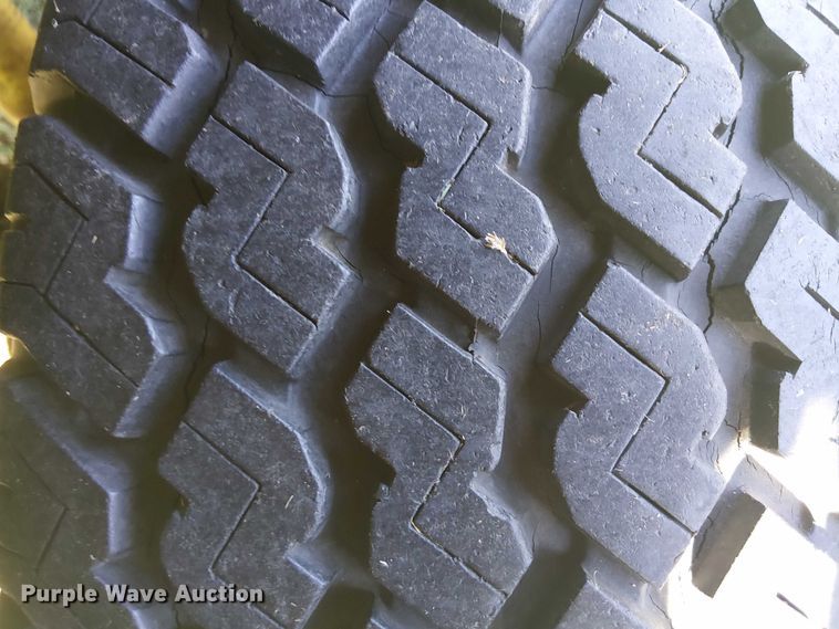 image for item DJ7850 1989 Chevrolet Suburban SUV