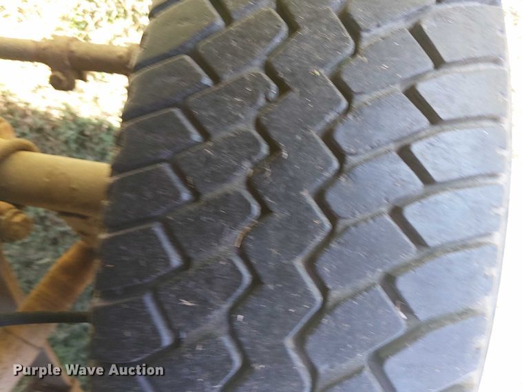 image for item DJ7850 1989 Chevrolet Suburban SUV