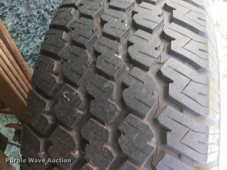 image for item DJ7850 1989 Chevrolet Suburban SUV